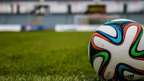 猛龙遭骑士30分逆转，活塞败于步行者逆袭战