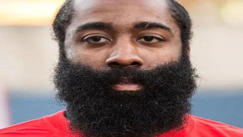 水晶宫客场连战告捷，五连胜辉煌再现！能否保持不败神话，三分悬念即将揭晓？